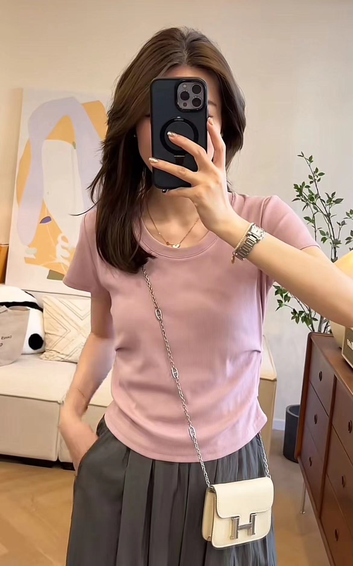 Trending Large Round Neck T-Shirt and Drape Pants Set - Image 3