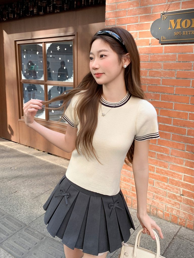 Korean Color Block Crew Neck Knit Short Sleeve T-Shirt Women 2026 Slim Fit Simple Shoulder Pad Versatile Top