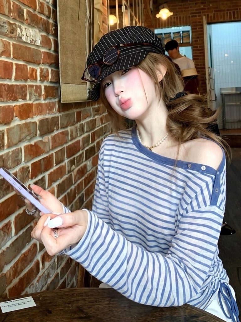 Women's Blue Diagonal Neck Long Sleeve T-Shirt 2026 Early Autumn Slim Fit French Style Top